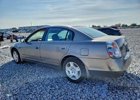 2004 Nissan Altima Base from USA, damaged, VIN 1N4AL11D24C126471